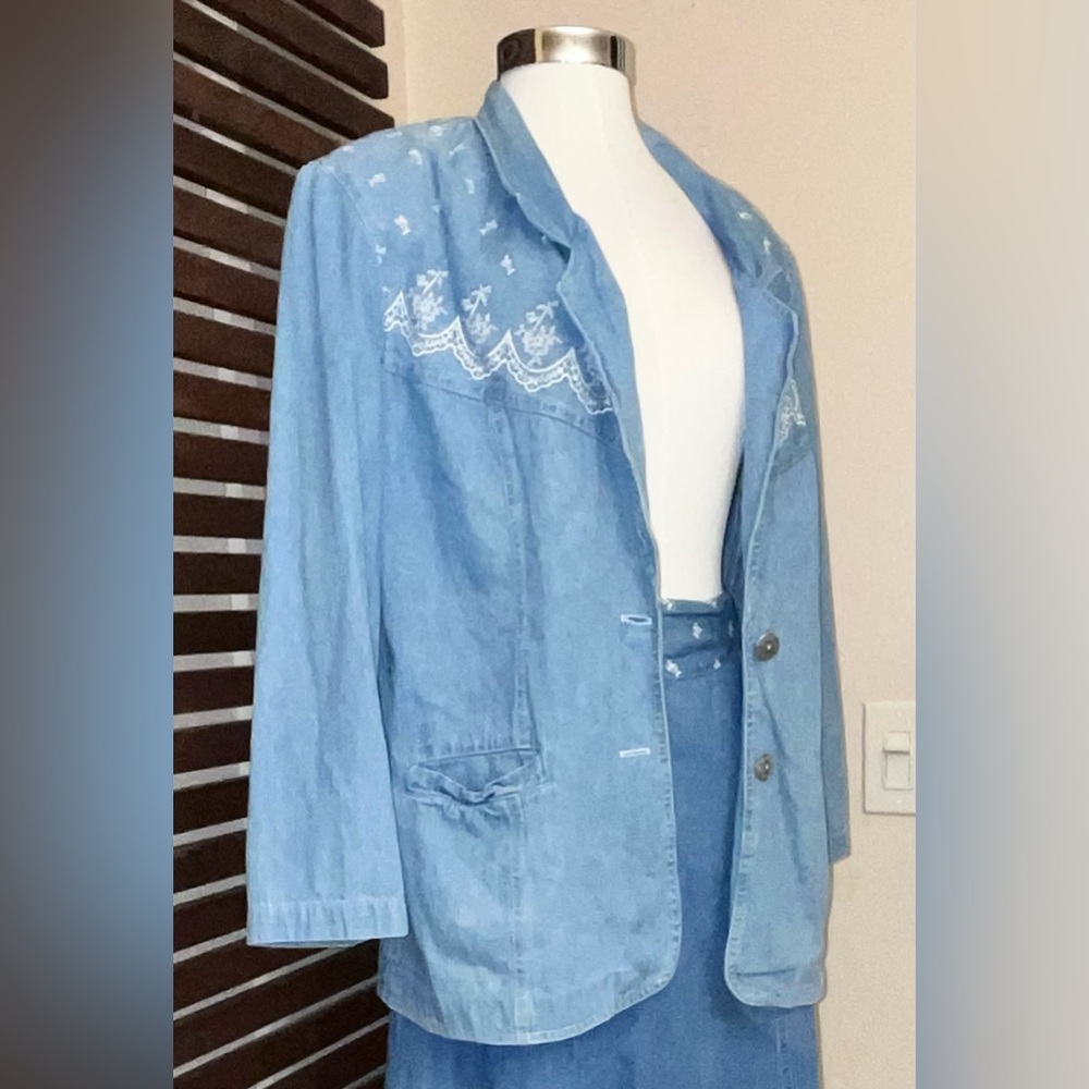 1980s Vintage White Embroidered Blue Denim Button Front Coverup Jacket w/Pockets - Picture 1 of 5